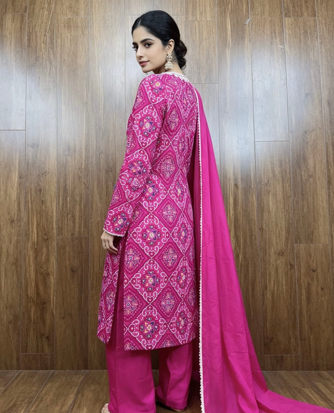 SB21 Siris Hot Pink Bandhani Print Embroidered Kurta Set ✨